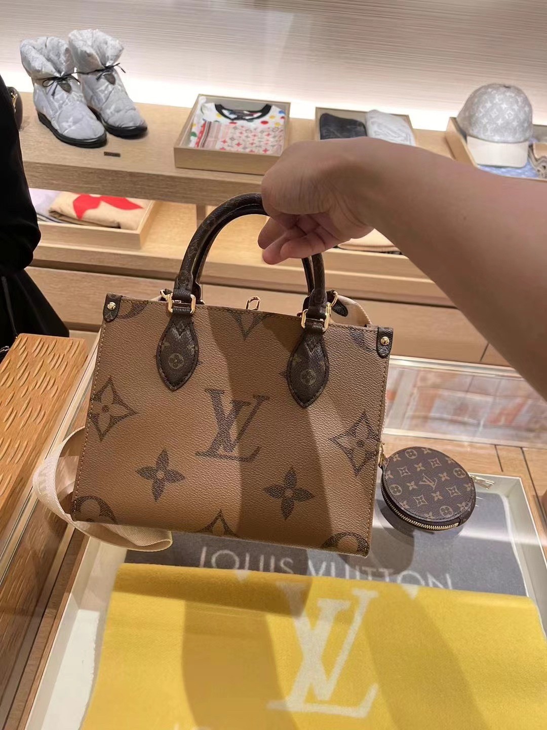 Shebag super replica Louis Vuitton M46373 ONTHEGO Small bag review (2025 May updated)-Best Quality Fake designer Bag Review, Replica designer bag ru Shebag super replica Louis Vuitton M46373 ONTHEGO Small bag review (2025 May updated)-Best Quality Fake designer Bag Review, Replica designer bag ru