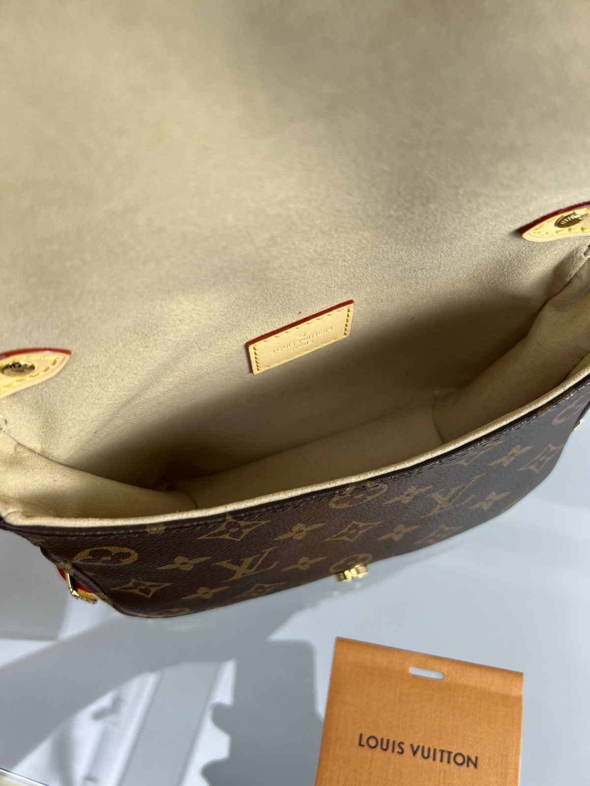 Shebag super replica Louis Vuitton M46740 SAUMUR BB bag review(2025 May udated)-Best Quality Fake designer Bag Review, Replica designer bag ru