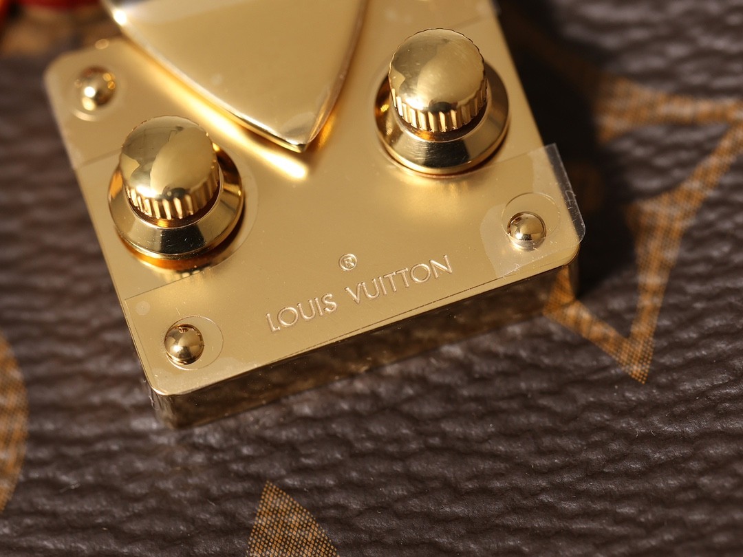 Shebag super replica Louis Vuitton M46815 SIDE TRUNK Small bag review(2025 May updated)-Best Quality Fake designer Bag Review, Replica designer bag ru