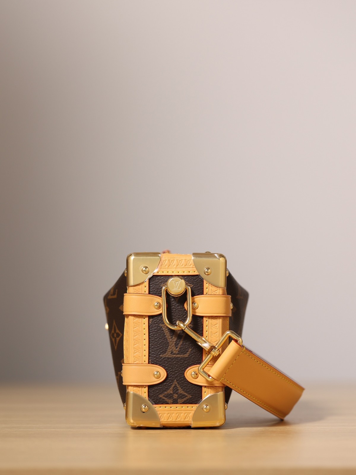 Shebag super replica Louis Vuitton M46815 SIDE TRUNK Small bag review(2025 May updated)-Best Quality Fake designer Bag Review, Replica designer bag ru
