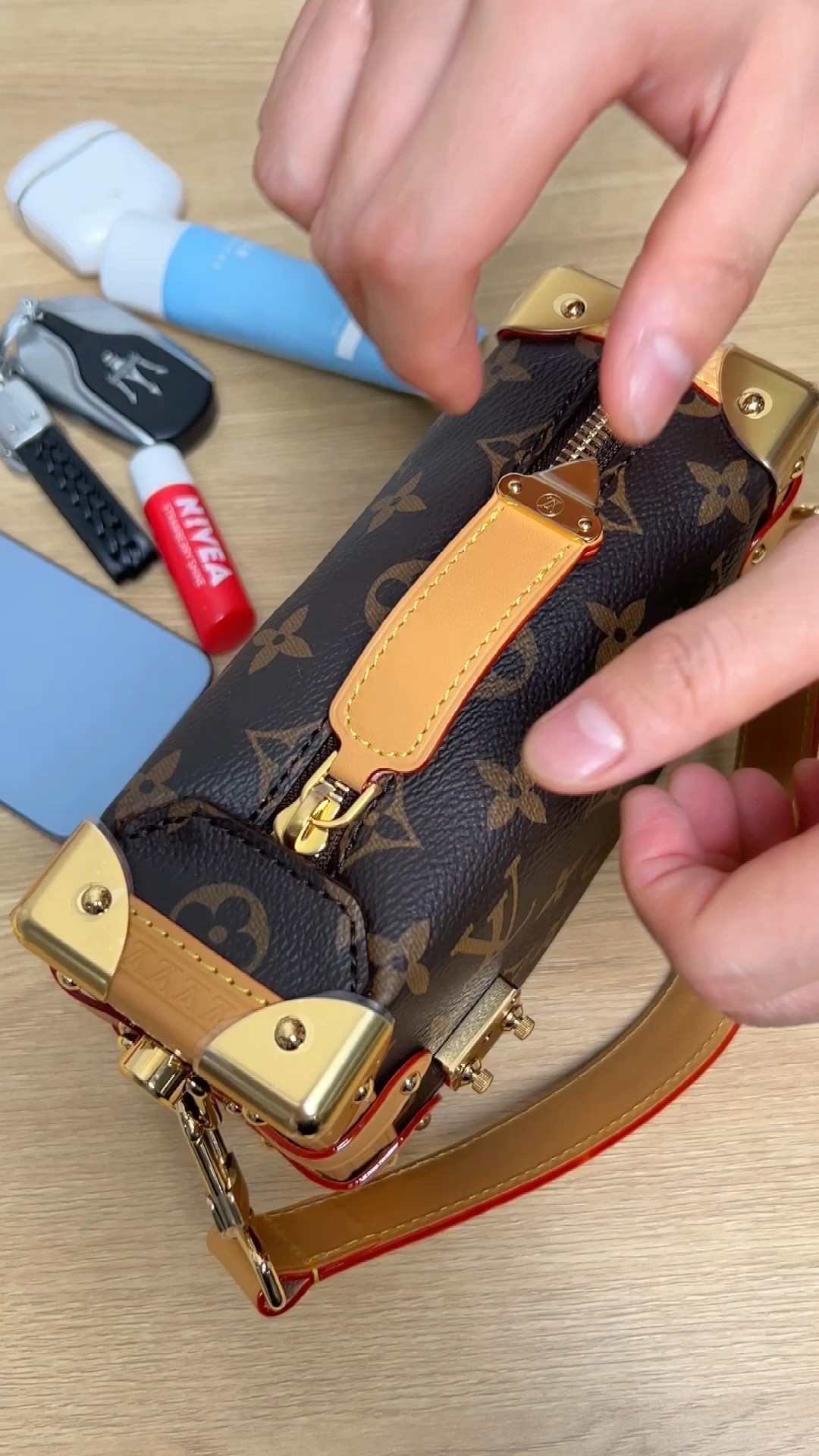 Shebag super replica Louis Vuitton M46815 SIDE TRUNK Small bag review(2025 May updated)-Best Quality Fake designer Bag Review, Replica designer bag ru