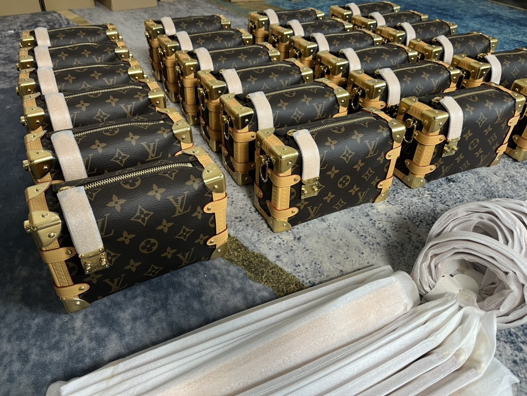 Shebag super replica Louis Vuitton M46815 SIDE TRUNK Small bag review(2025 May updated)-Best Quality Fake designer Bag Review, Replica designer bag ru