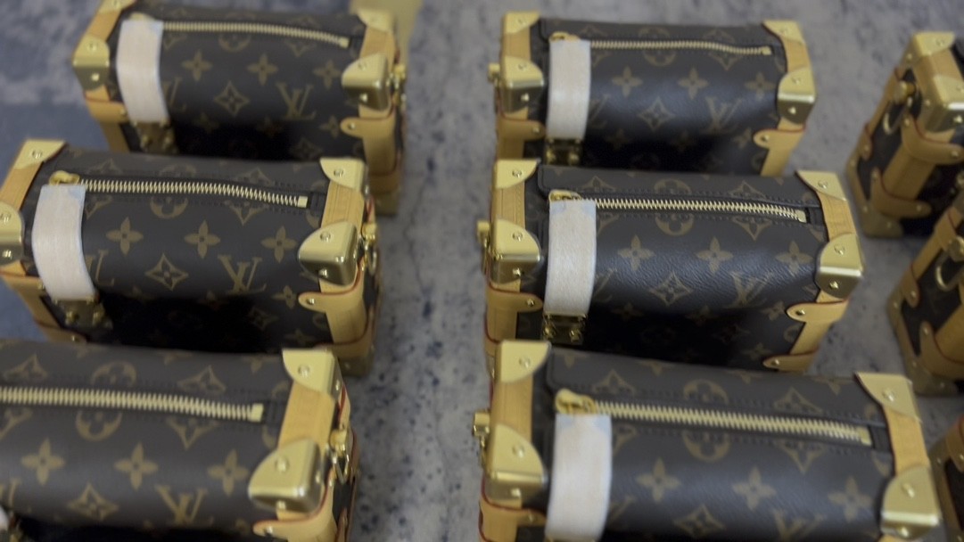 Shebag super replica Louis Vuitton M46815 SIDE TRUNK Small bag review(2025 May updated)-Best Quality Fake designer Bag Review, Replica designer bag ru