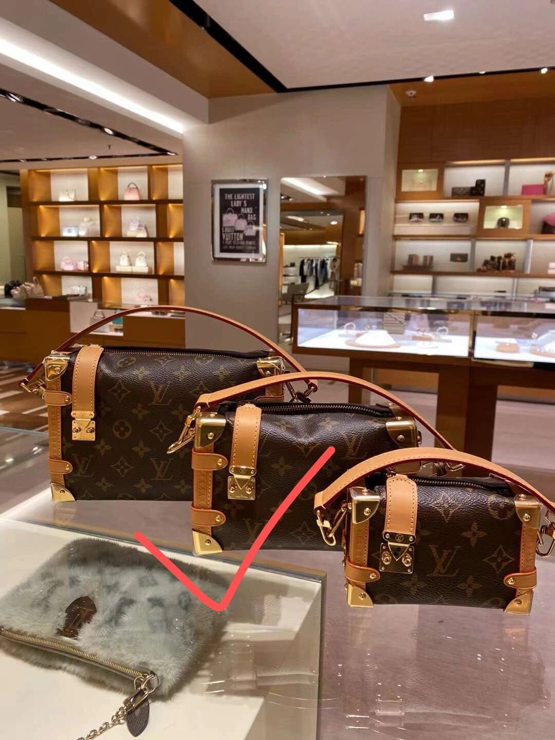 Shebag super replica Louis Vuitton M46815 SIDE TRUNK Small bag review(2025 May updated)-Best Quality Fake designer Bag Review, Replica designer bag ru