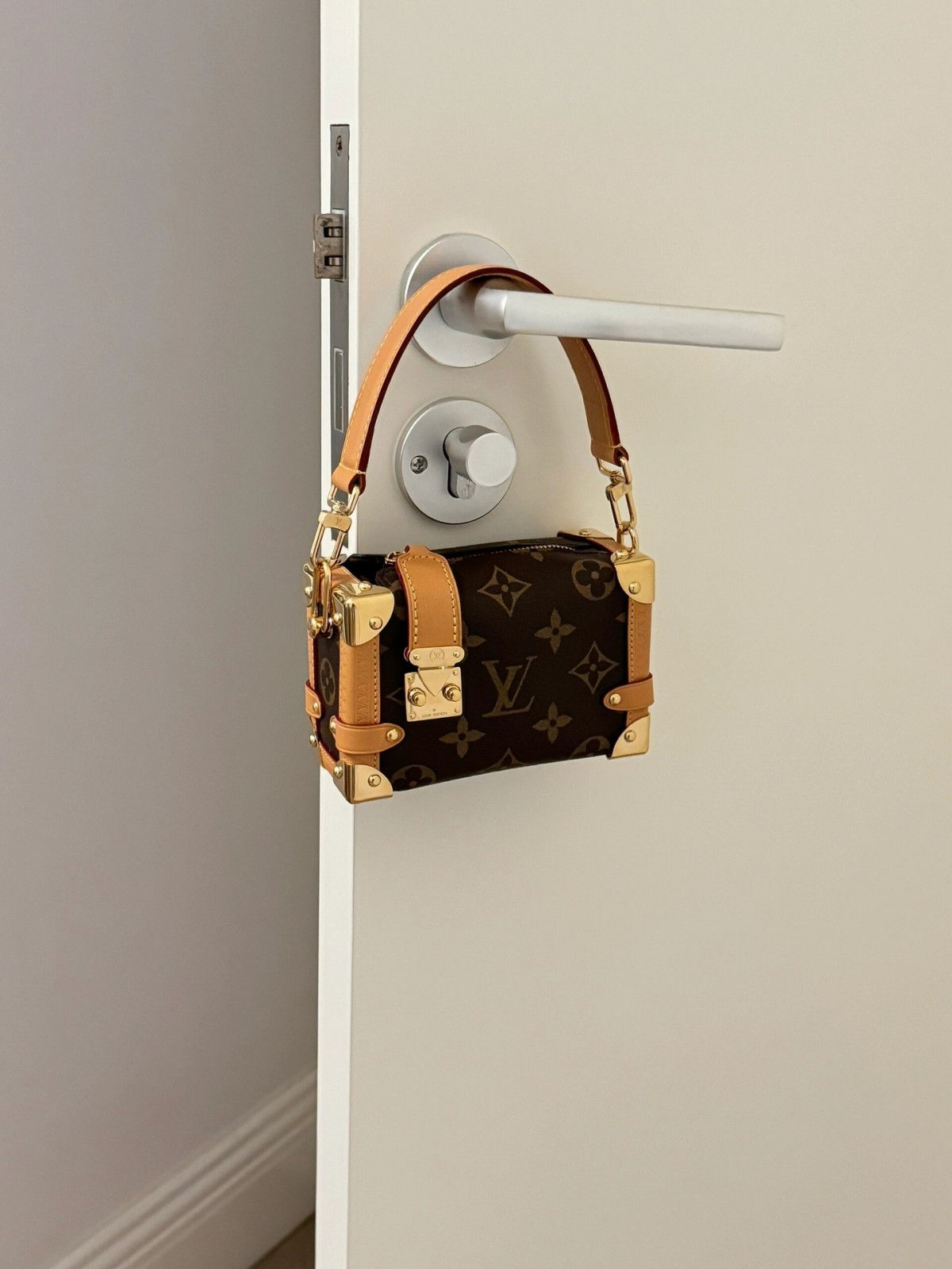 Shebag super replica Louis Vuitton M46815 SIDE TRUNK Small bag review(2025 May updated)-Best Quality Fake designer Bag Review, Replica designer bag ru