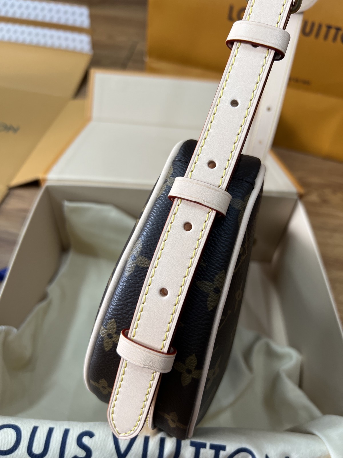 Shebag super replica Louis Vuitton M46828 CROISSANT Medium size bag review(2025 May updated)-Best Quality Fake designer Bag Review, Replica designer bag ru Shebag super replica Louis Vuitton M46828 CROISSANT Medium size bag review(2025 May updated)-Best Quality Fake designer Bag Review, Replica designer bag ru