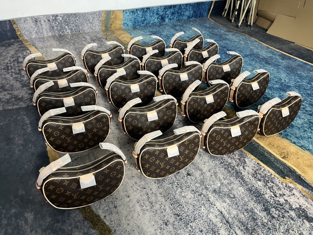 Shebag super replica Louis Vuitton M46828 CROISSANT Medium size bag review(2025 May updated)-Best Quality Fake designer Bag Review, Replica designer bag ru Shebag super replica Louis Vuitton M46828 CROISSANT Medium size bag review(2025 May updated)-Best Quality Fake designer Bag Review, Replica designer bag ru