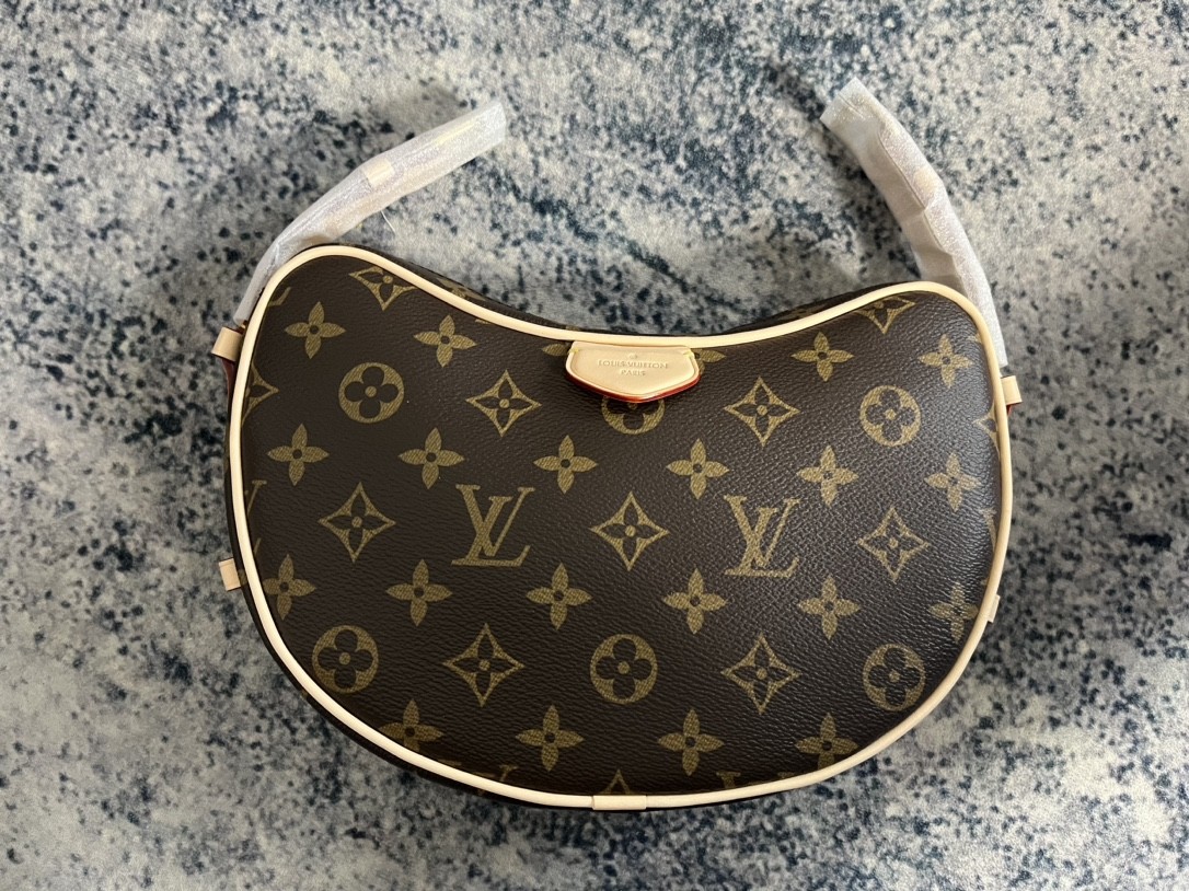 Shebag super replica Louis Vuitton M46828 CROISSANT Medium size bag review(2025 May updated)-Best Quality Fake designer Bag Review, Replica designer bag ru Shebag super replica Louis Vuitton M46828 CROISSANT Medium size bag review(2025 May updated)-Best Quality Fake designer Bag Review, Replica designer bag ru