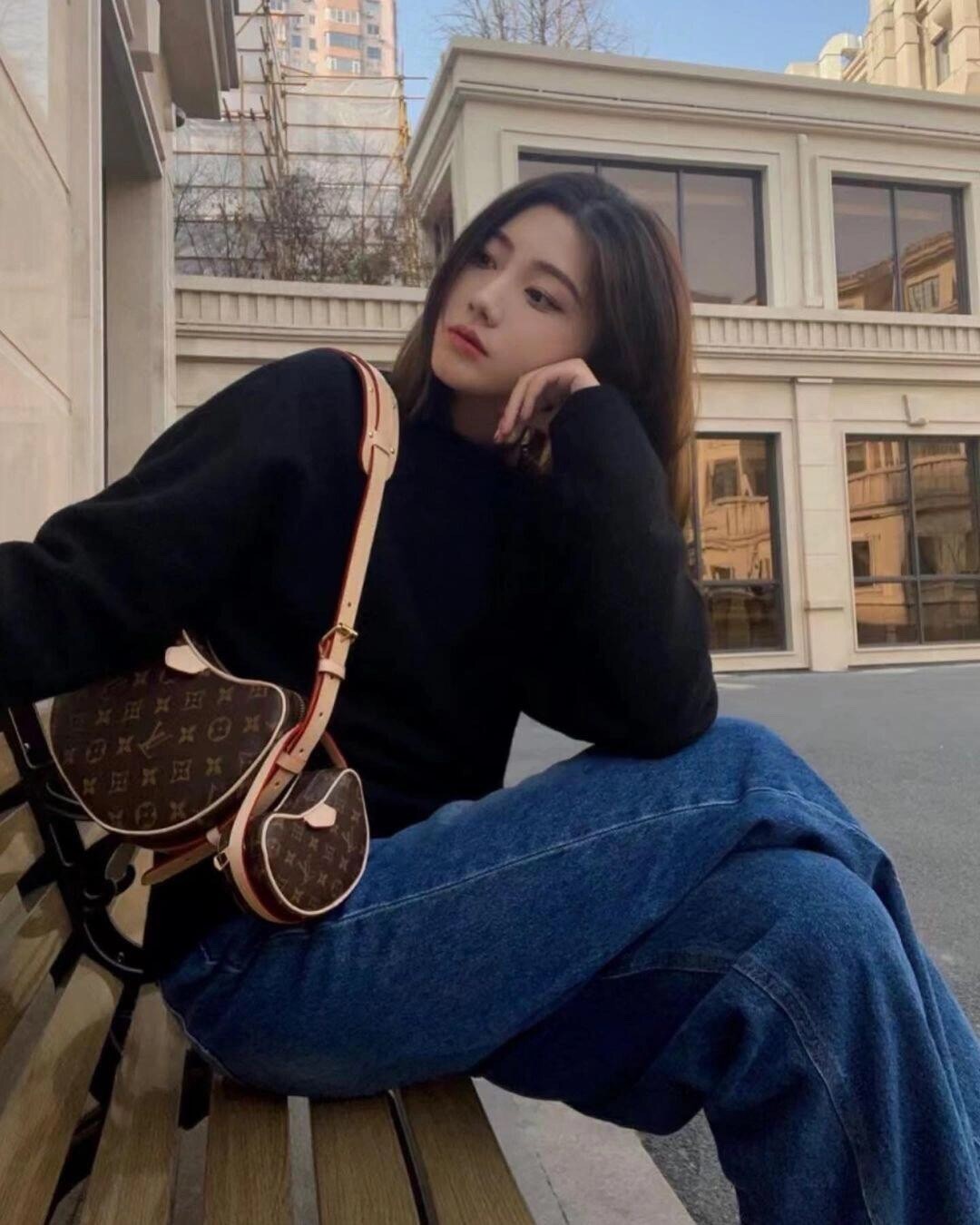 Shebag super replica Louis Vuitton M46828 CROISSANT Medium size bag review(2025 May updated)-Best Quality Fake designer Bag Review, Replica designer bag ru Shebag super replica Louis Vuitton M46828 CROISSANT Medium size bag review(2025 May updated)-Best Quality Fake designer Bag Review, Replica designer bag ru