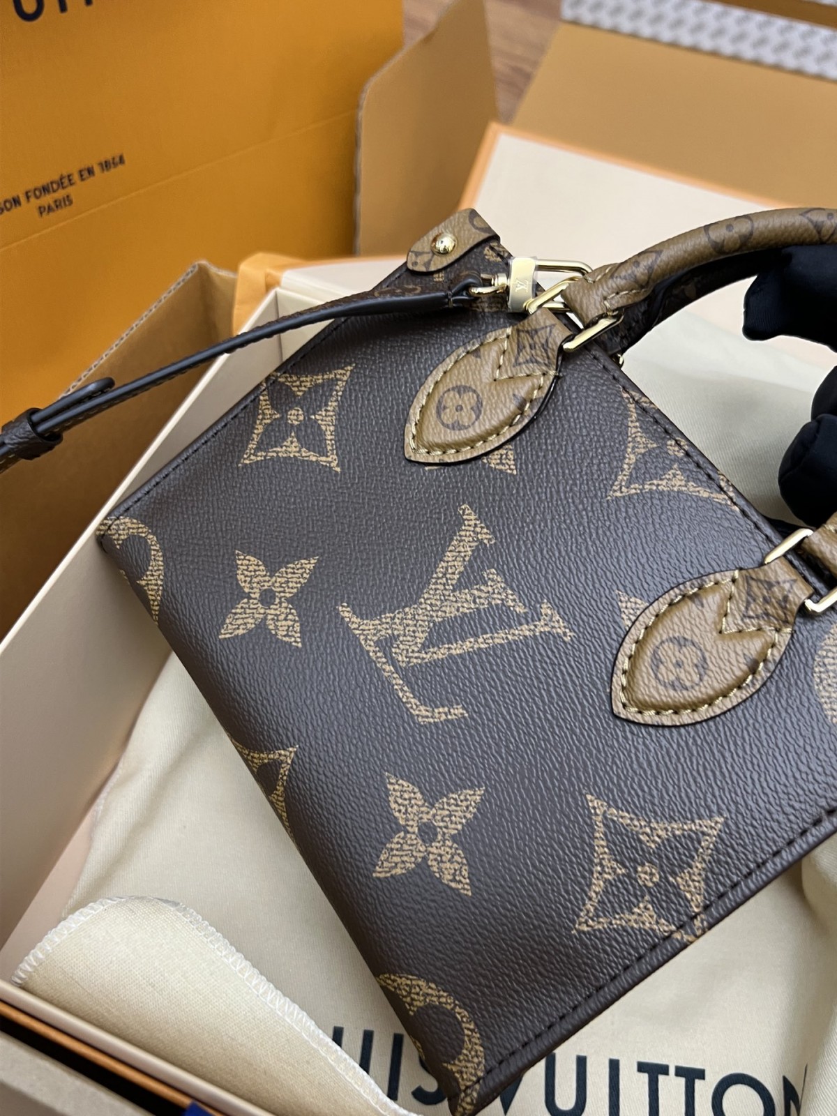 Shebag Super replica Louis Vuitton M46839 ONTHEGO BB bag review (2025 May updated)-Best Quality Fake designer Bag Review, Replica designer bag ru Shebag Super replica Louis Vuitton M46839 ONTHEGO BB bag review (2025 May updated)-Best Quality Fake designer Bag Review, Replica designer bag ru