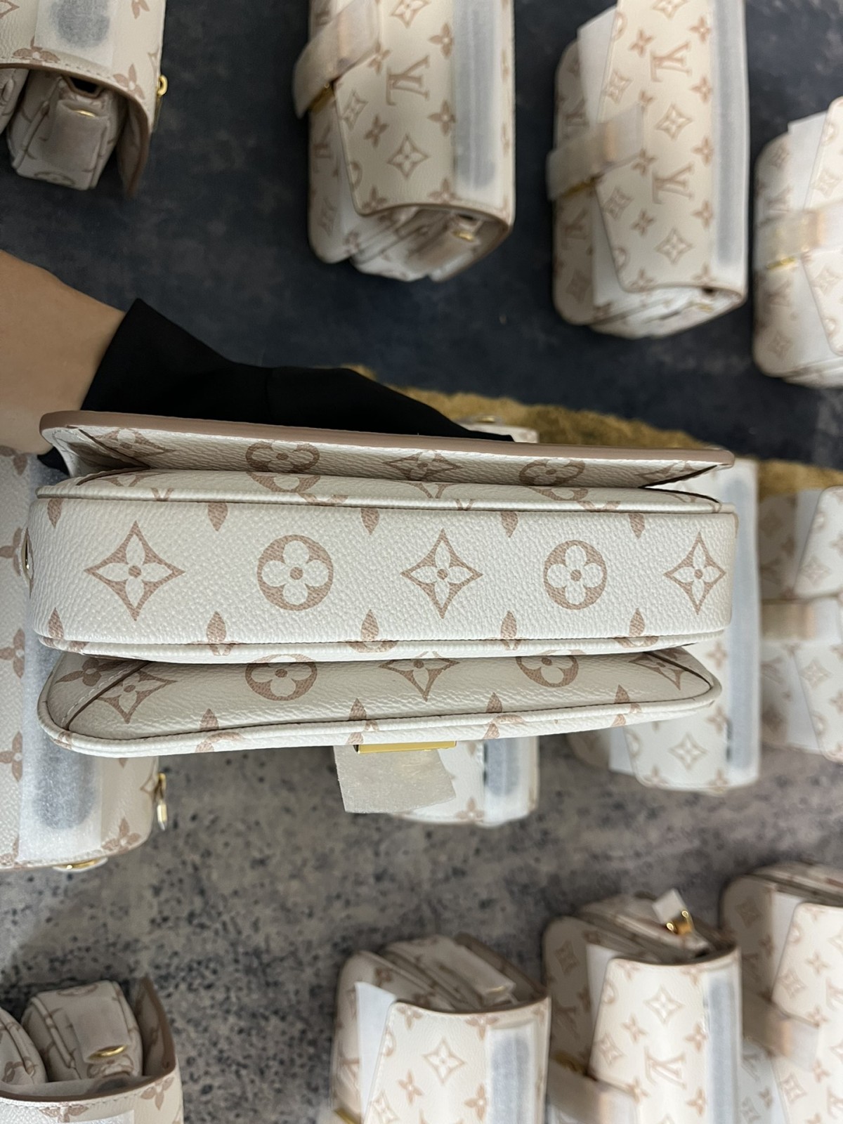 Shebag Super replica Louis Vuitton M46914 Metis in Dune bag review (2025 May updated)-Best Quality Fake designer Bag Review, Replica designer bag ru