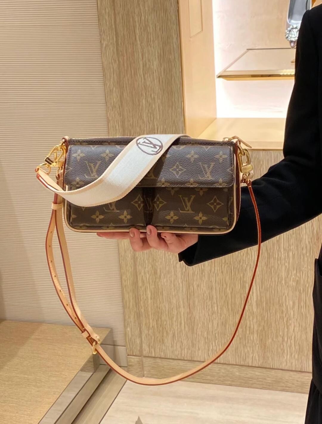 Shebag super replica Louis Vuitton M46999 Vibe bag review(2025 May updated)-Best Quality Fake designer Bag Review, Replica designer bag ru Shebag super replica Louis Vuitton M46999 Vibe bag review(2025 May updated)-Best Quality Fake designer Bag Review, Replica designer bag ru