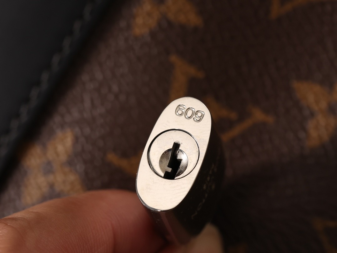 Shebag super replica Louis Vuitton M56711 KEEPALL BANDOULIÈRE 45 bag review (2025 May updated)-Best Quality Fake designer Bag Review, Replica designer bag ru Shebag super replica Louis Vuitton M56711 KEEPALL BANDOULIÈRE 45 bag review (2025 May updated)-Best Quality Fake designer Bag Review, Replica designer bag ru
