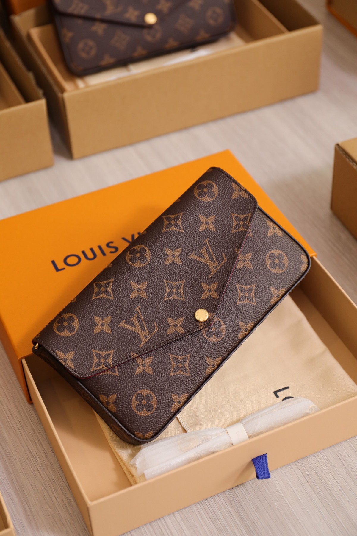 Shebag Super replica Louis Vuitton M61276 POCHETTE FÉLICIE bag review (2025 June updated)-Best Quality Fake designer Bag Review, Replica designer bag ru