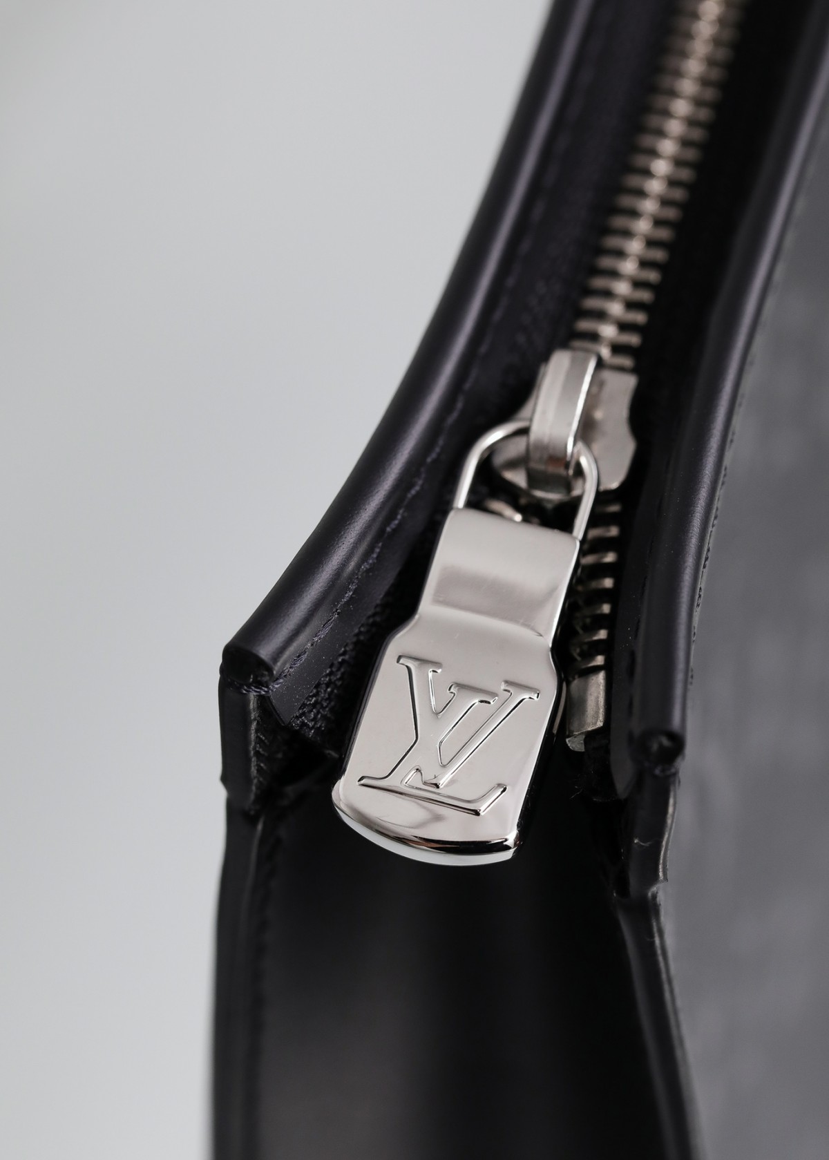 Shebag Super replica Louis Vuitton M61692 Pochette Voyage Medium bag (2025 June updated)-Best Quality Fake designer Bag Review, Replica designer bag ru Shebag Super replica Louis Vuitton M61692 Pochette Voyage Medium bag (2025 June updated)-Best Quality Fake designer Bag Review, Replica designer bag ru