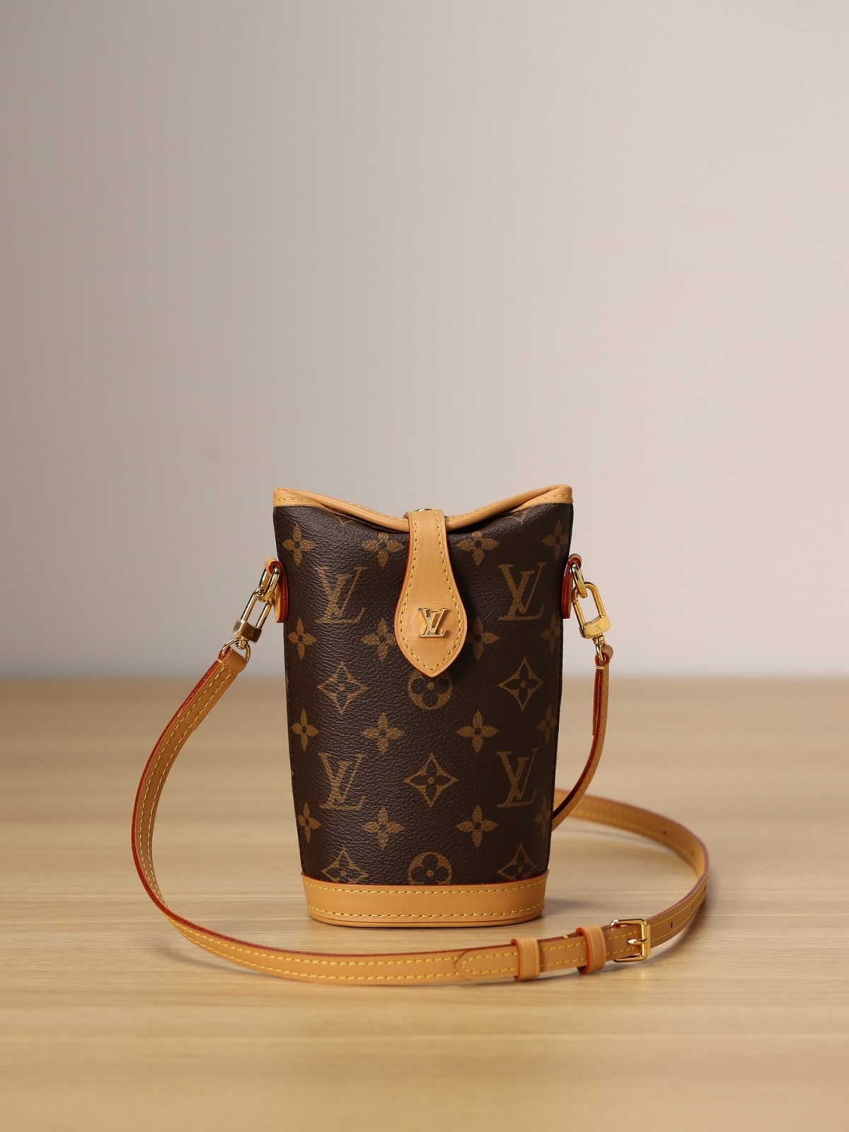 Shebag Super replica Louis Vuitton M80874 Fold Me bag review(2025 June updated)-Best Quality Fake designer Bag Review, Replica designer bag ru