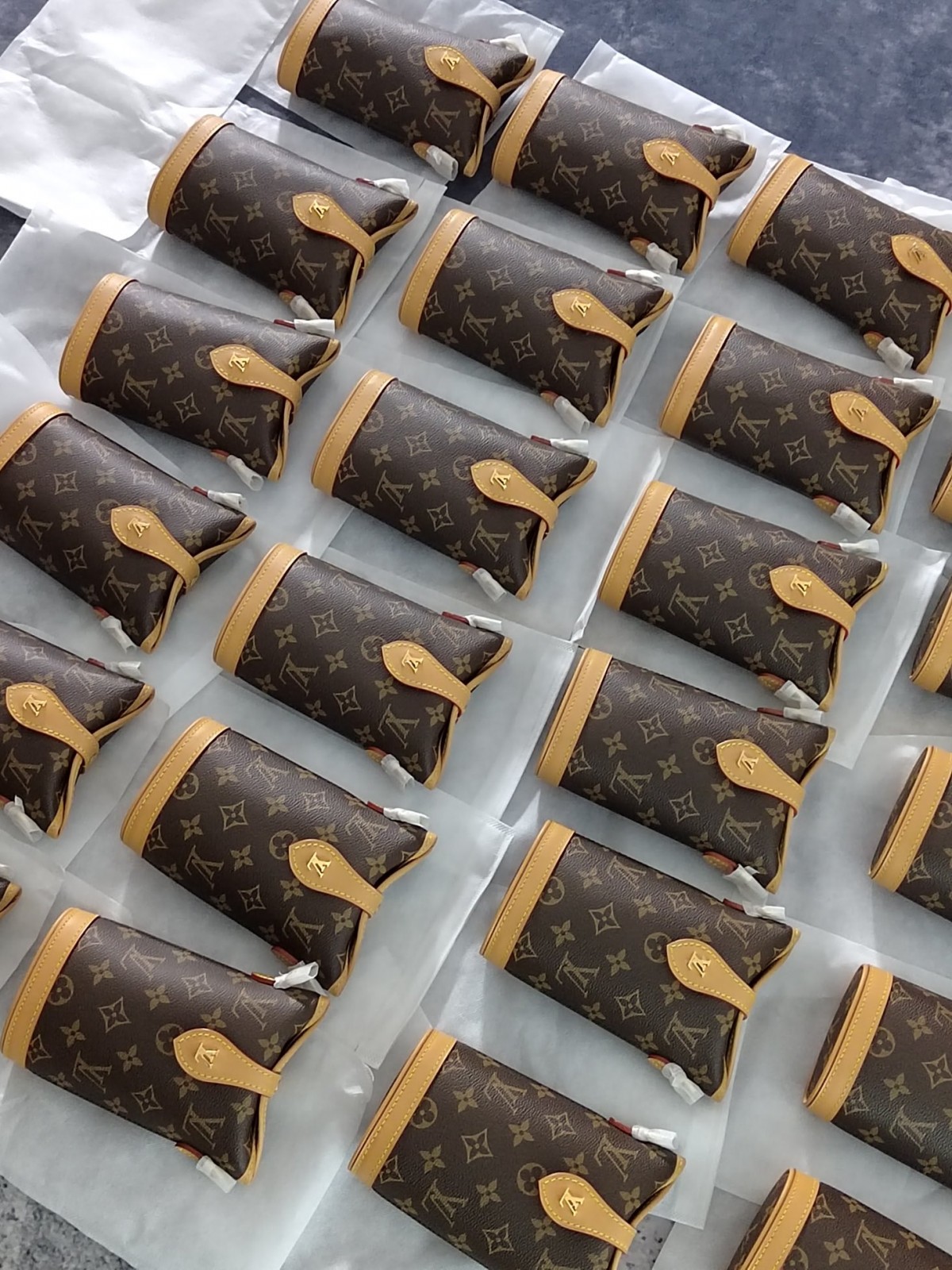 Shebag Super replica Louis Vuitton M80874 Fold Me bag review(2025 June updated)-Best Quality Fake designer Bag Review, Replica designer bag ru