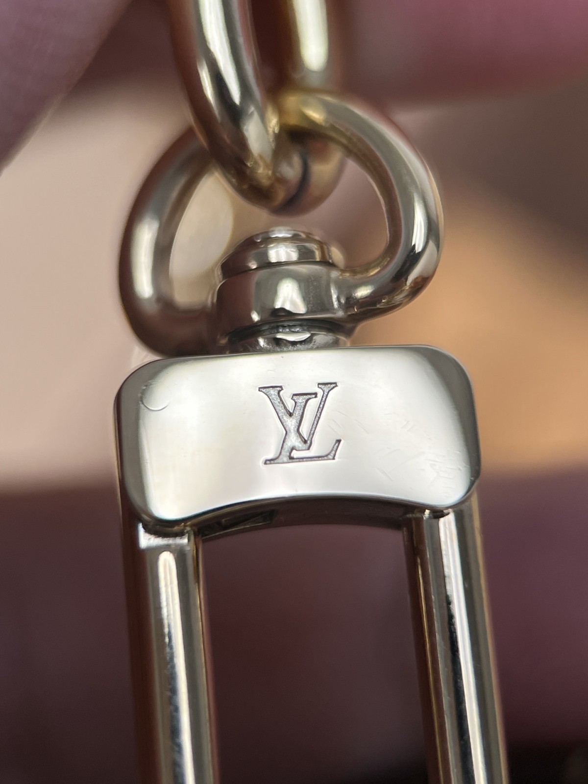 Shebag super replica Louis Vuitton M81911 WALLET ON CHAIN IVY bag reivew (2025 Jul updated)-Best Quality Fake designer Bag Review, Replica designer bag ru