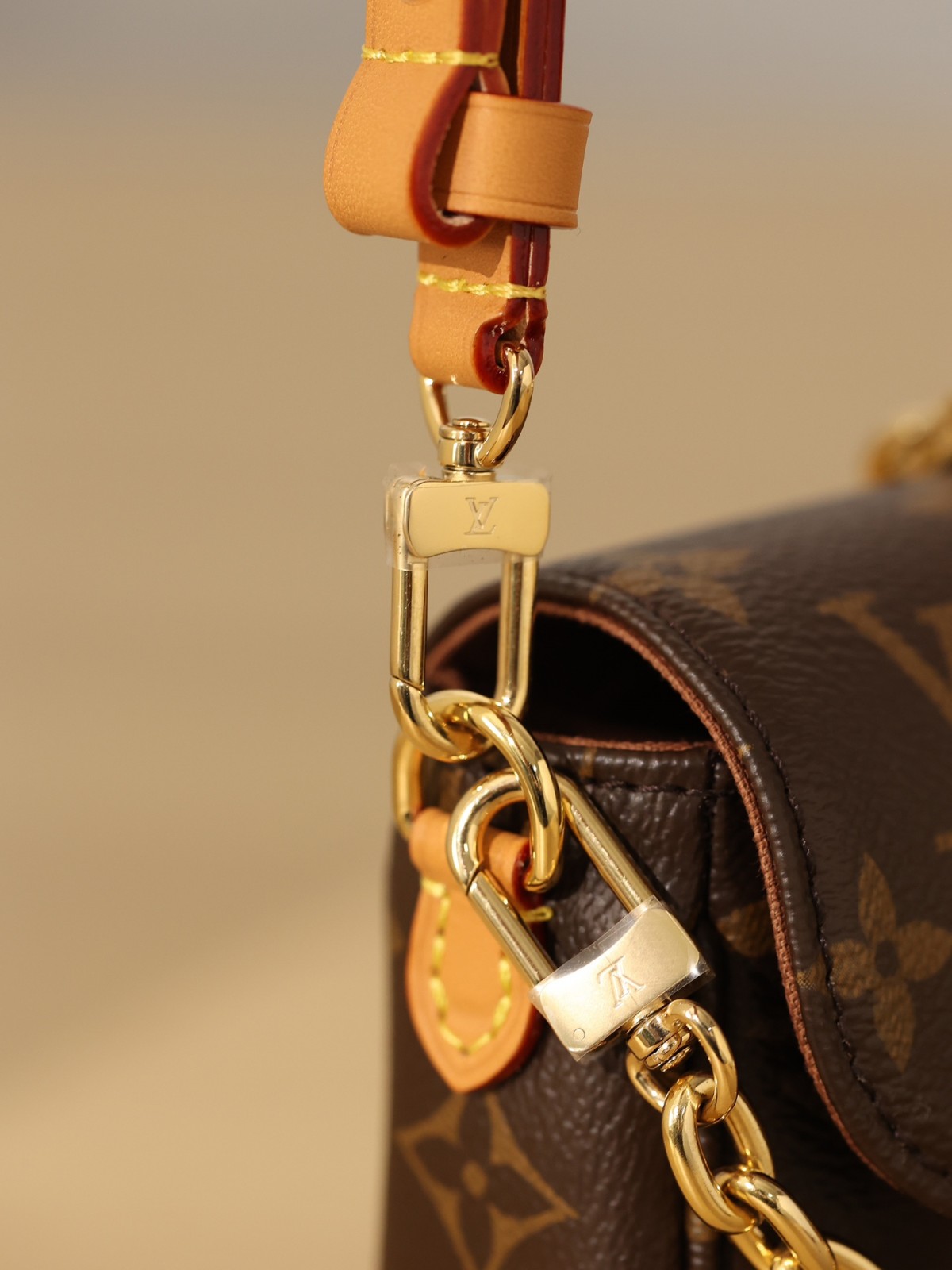 Shebag super replica Louis Vuitton M81911 WALLET ON CHAIN IVY bag reivew (2025 Jul updated)-Best Quality Fake designer Bag Review, Replica designer bag ru
