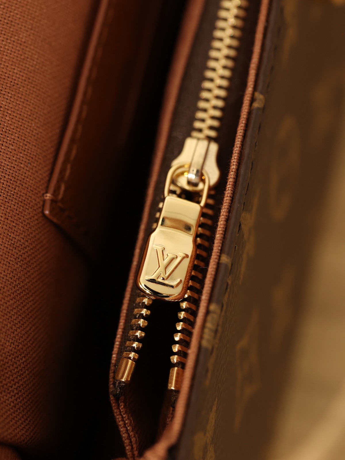 Shebag super replica Louis Vuitton M81911 WALLET ON CHAIN IVY bag reivew (2025 Jul updated)-Best Quality Fake designer Bag Review, Replica designer bag ru