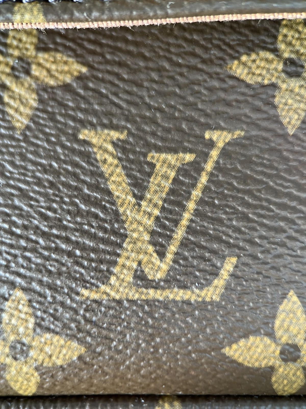Shebag super replica Louis Vuitton M81911 WALLET ON CHAIN IVY bag reivew (2025 Jul updated)-Best Quality Fake designer Bag Review, Replica designer bag ru