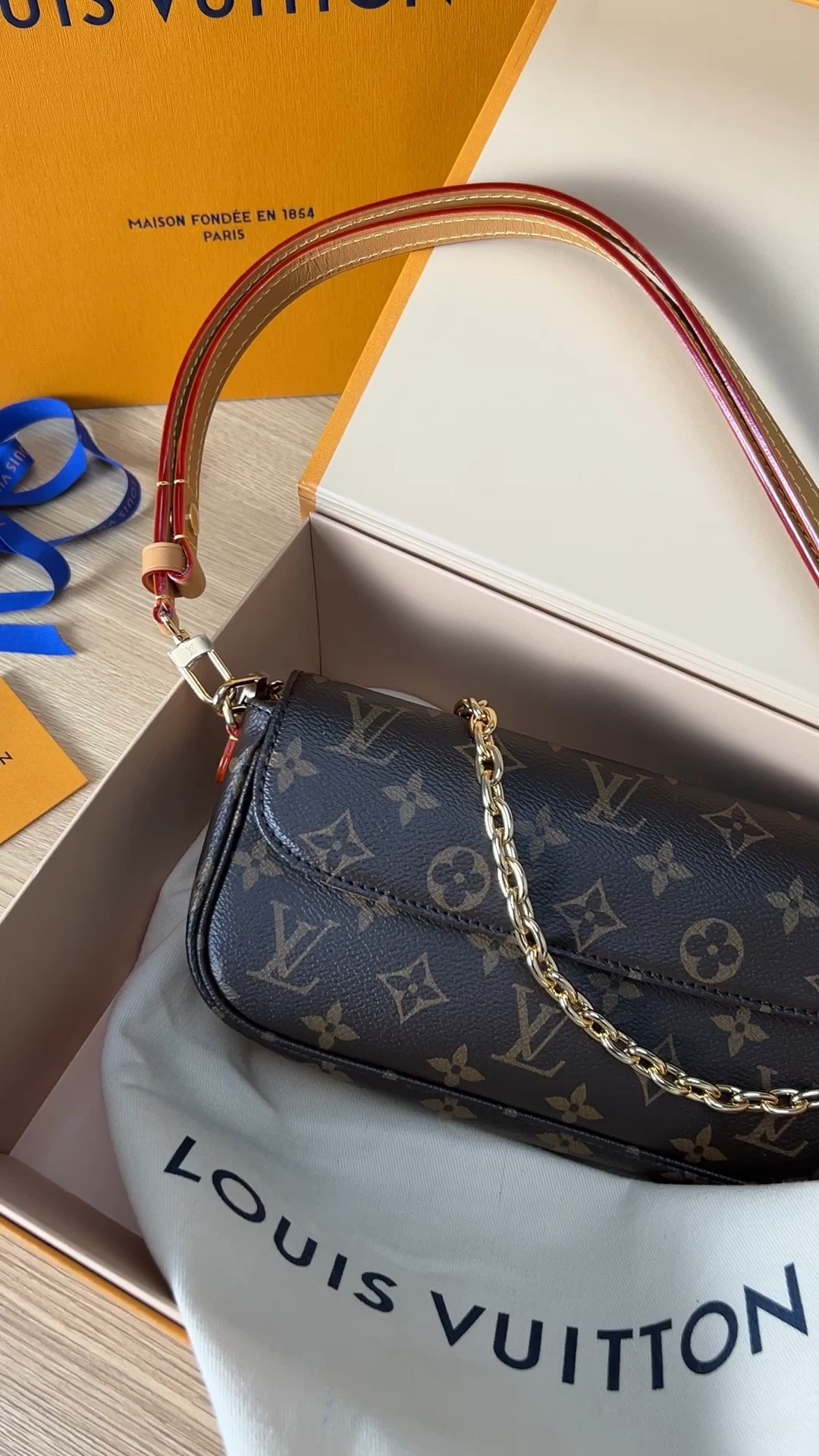 Shebag super replica Louis Vuitton M81911 WALLET ON CHAIN IVY bag reivew (2025 Jul updated)-Best Quality Fake designer Bag Review, Replica designer bag ru