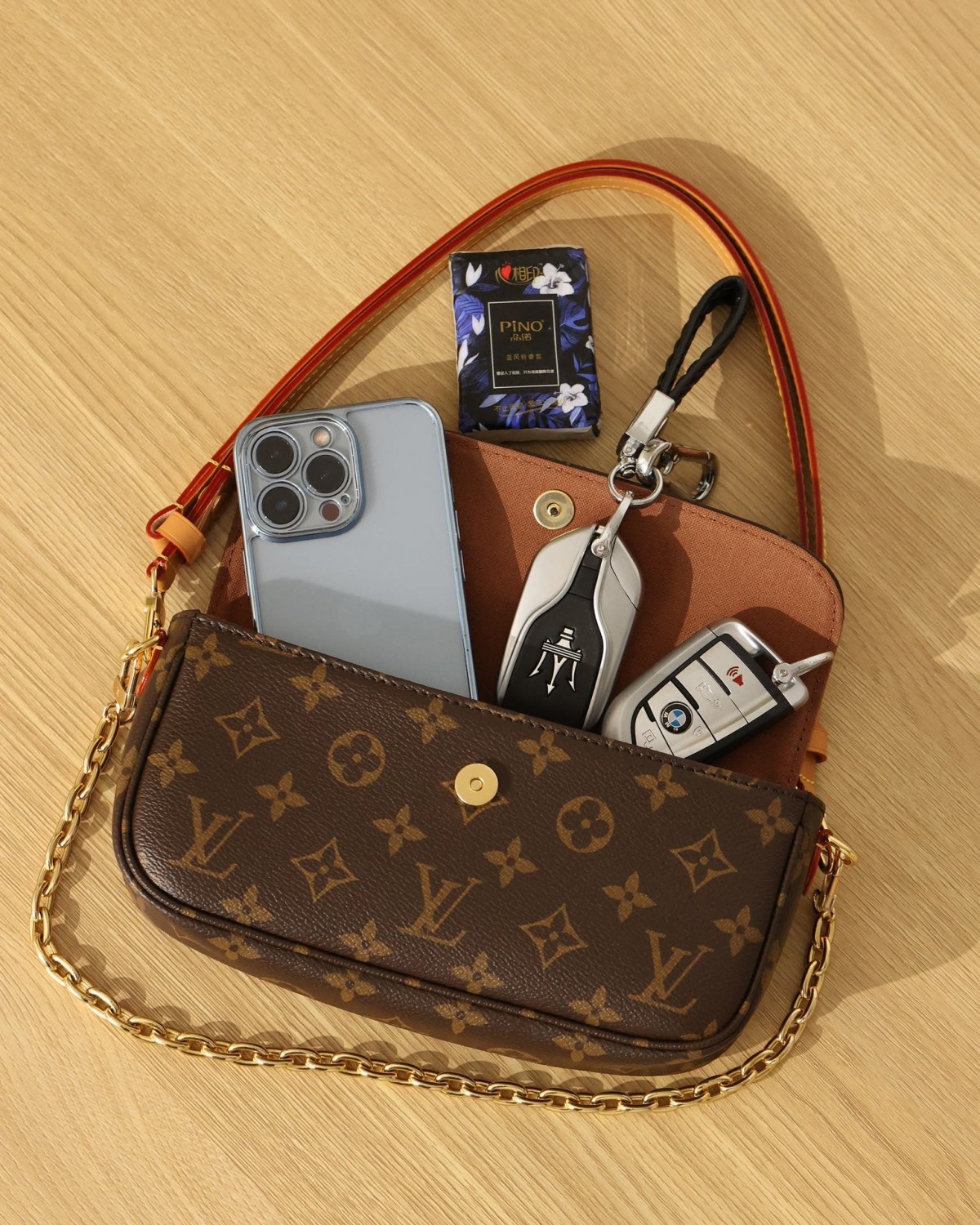 Shebag super replica Louis Vuitton M81911 WALLET ON CHAIN IVY bag reivew (2025 Jul updated)-Best Quality Fake designer Bag Review, Replica designer bag ru