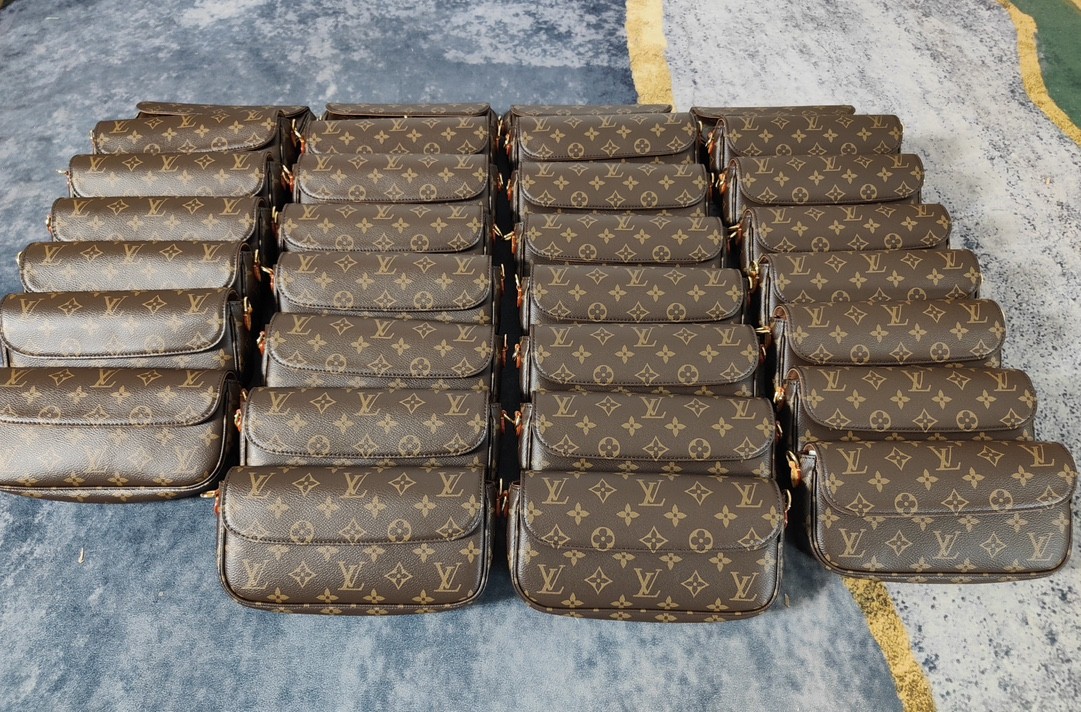 Shebag super replica Louis Vuitton M81911 WALLET ON CHAIN IVY bag reivew (2025 Jul updated)-Best Quality Fake designer Bag Review, Replica designer bag ru
