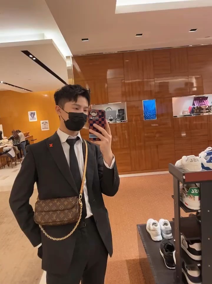 Shebag super replica Louis Vuitton M81911 WALLET ON CHAIN IVY bag reivew (2025 Jul updated)-Best Quality Fake designer Bag Review, Replica designer bag ru