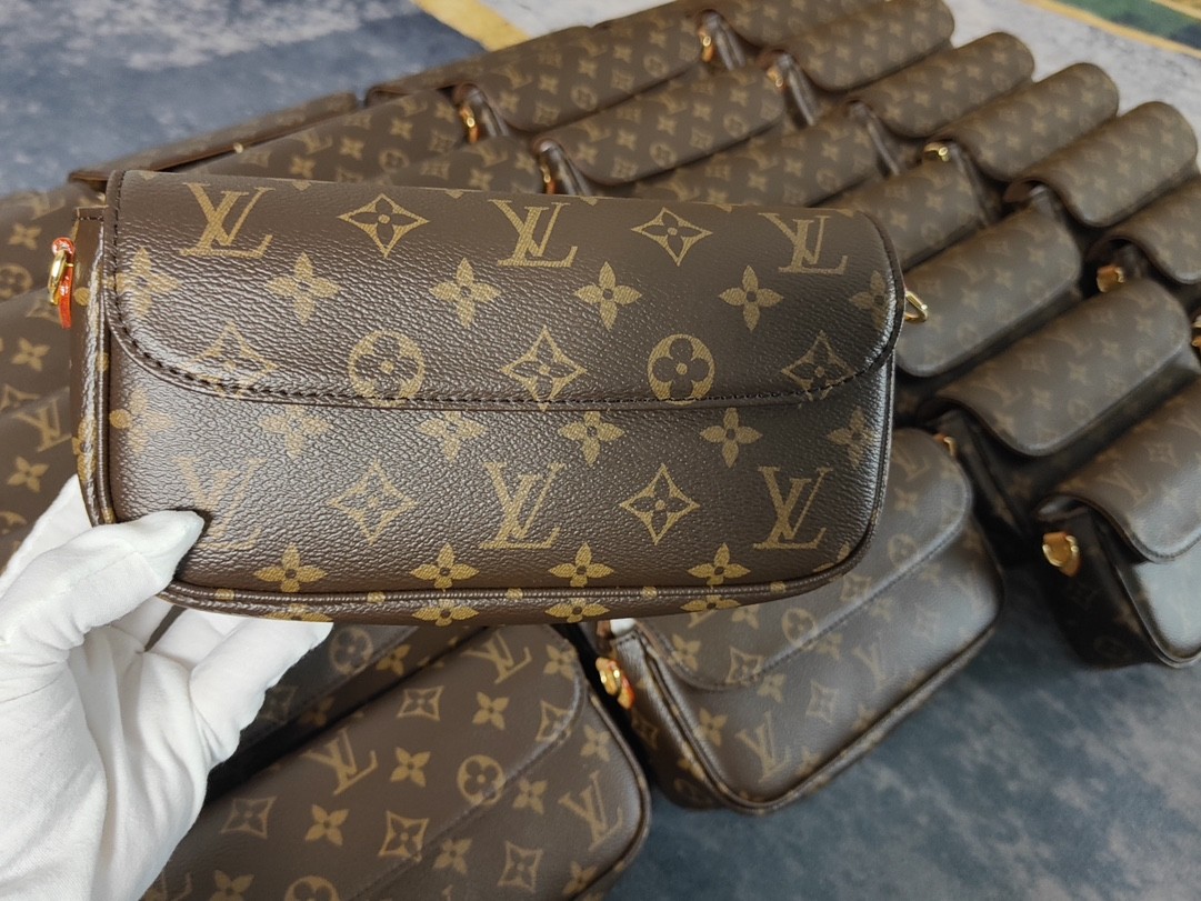 Shebag super replica Louis Vuitton M81911 WALLET ON CHAIN IVY bag reivew (2025 Jul updated)-Best Quality Fake designer Bag Review, Replica designer bag ru
