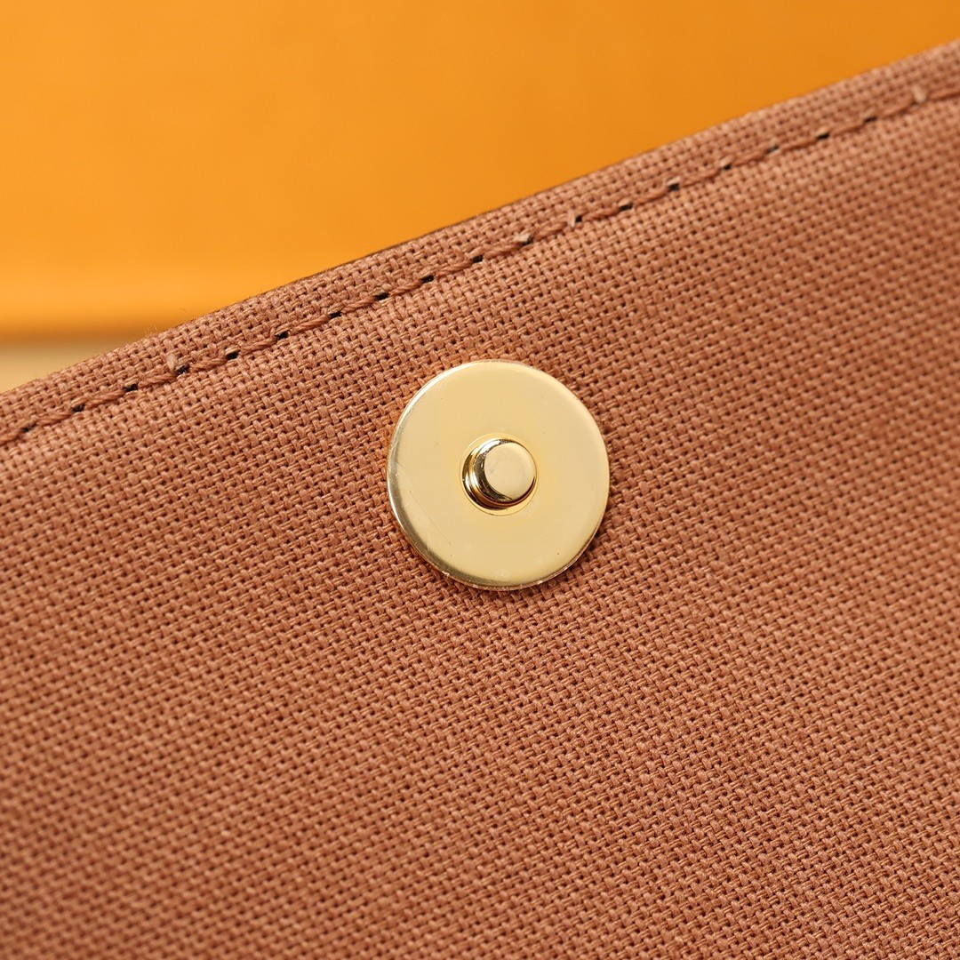 Shebag super replica Louis Vuitton M81911 WALLET ON CHAIN IVY bag reivew (2025 Jul updated)-Best Quality Fake designer Bag Review, Replica designer bag ru