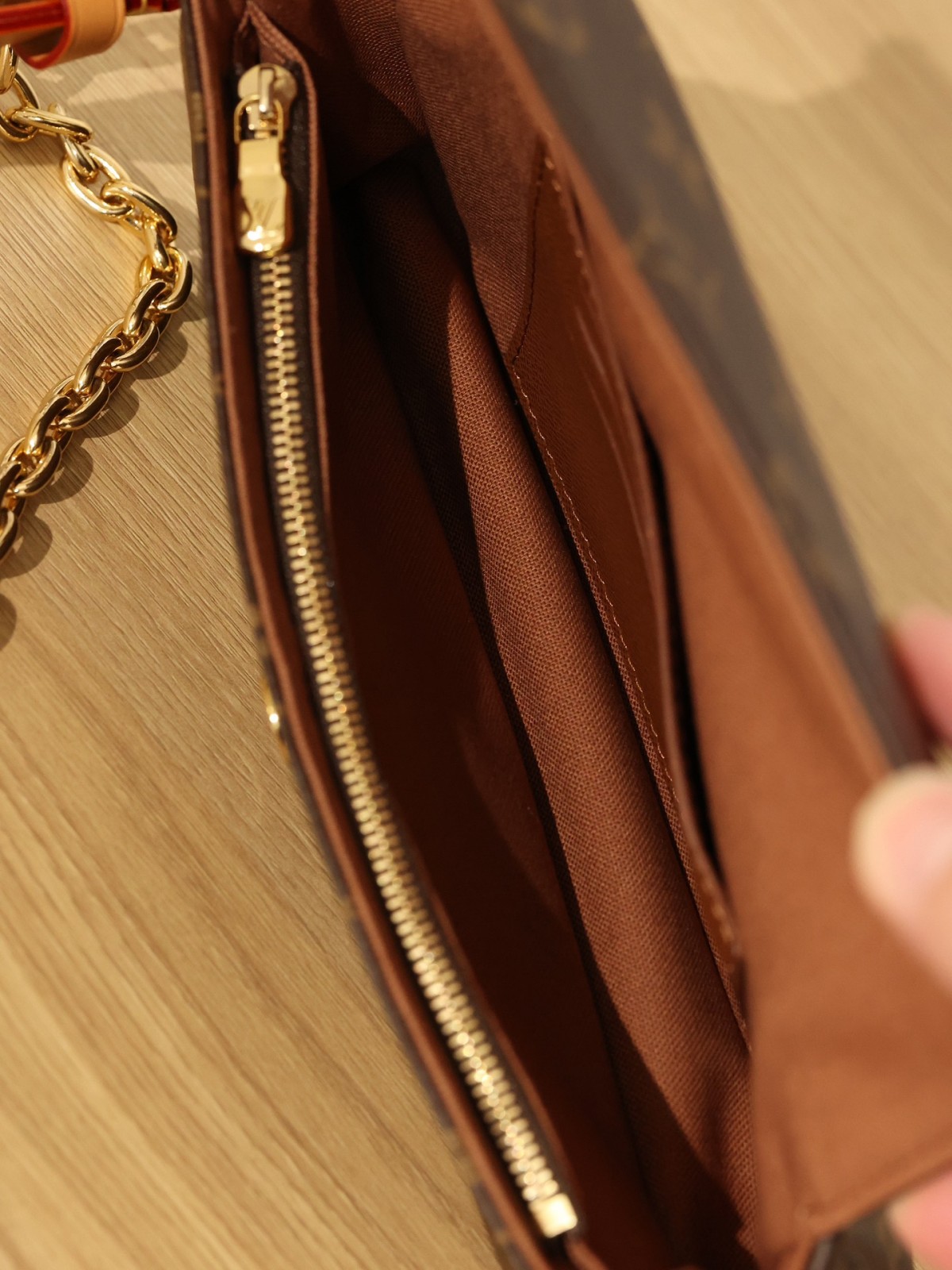Shebag super replica Louis Vuitton M81911 WALLET ON CHAIN IVY bag reivew (2025 Jul updated)-Best Quality Fake designer Bag Review, Replica designer bag ru