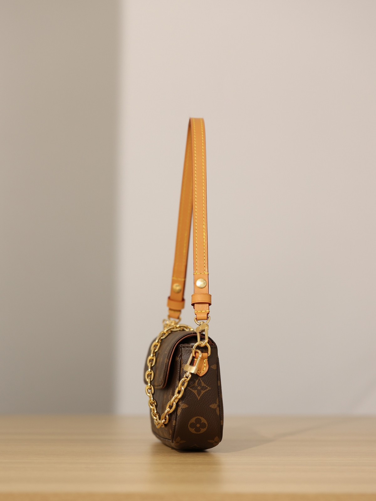Shebag super replica Louis Vuitton M81911 WALLET ON CHAIN IVY bag reivew (2025 Jul updated)-Best Quality Fake designer Bag Review, Replica designer bag ru