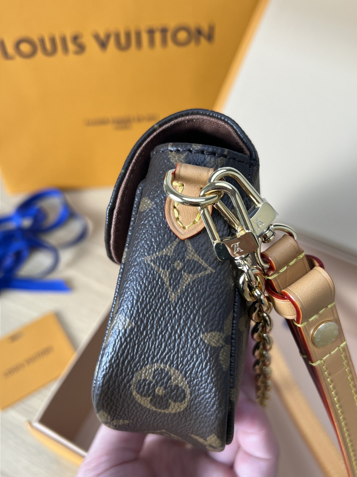 Shebag super replica Louis Vuitton M81911 WALLET ON CHAIN IVY bag reivew (2025 Jul updated)-Best Quality Fake designer Bag Review, Replica designer bag ru