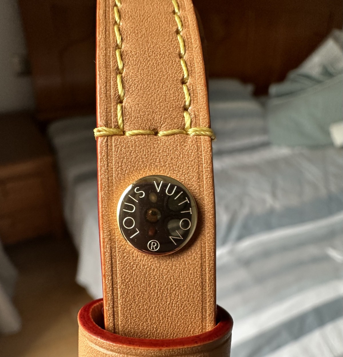 Shebag super replica Louis Vuitton M81911 WALLET ON CHAIN IVY bag reivew (2025 Jul updated)-Best Quality Fake designer Bag Review, Replica designer bag ru