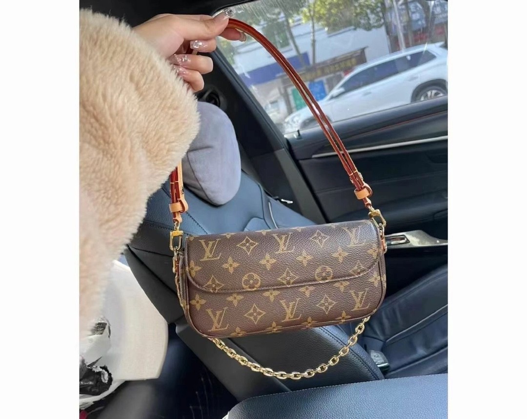 Shebag super replica Louis Vuitton M81911 WALLET ON CHAIN IVY bag reivew (2025 Jul updated)-Best Quality Fake designer Bag Review, Replica designer bag ru