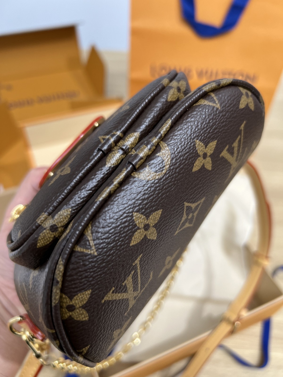 Shebag Super replica Louis Vuitton M82335 MINI BUMBAG bag review (2025 July updated)-Best Quality Fake designer Bag Review, Replica designer bag ru Shebag Super replica Louis Vuitton M82335 MINI BUMBAG bag review (2025 July updated)-Best Quality Fake designer Bag Review, Replica designer bag ru