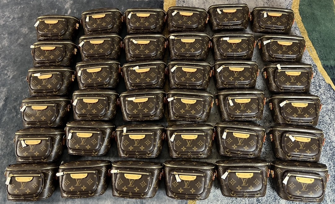 Shebag Super replica Louis Vuitton M82335 MINI BUMBAG bag review (2025 July updated)-Best Quality Fake designer Bag Review, Replica designer bag ru Shebag Super replica Louis Vuitton M82335 MINI BUMBAG bag review (2025 July updated)-Best Quality Fake designer Bag Review, Replica designer bag ru