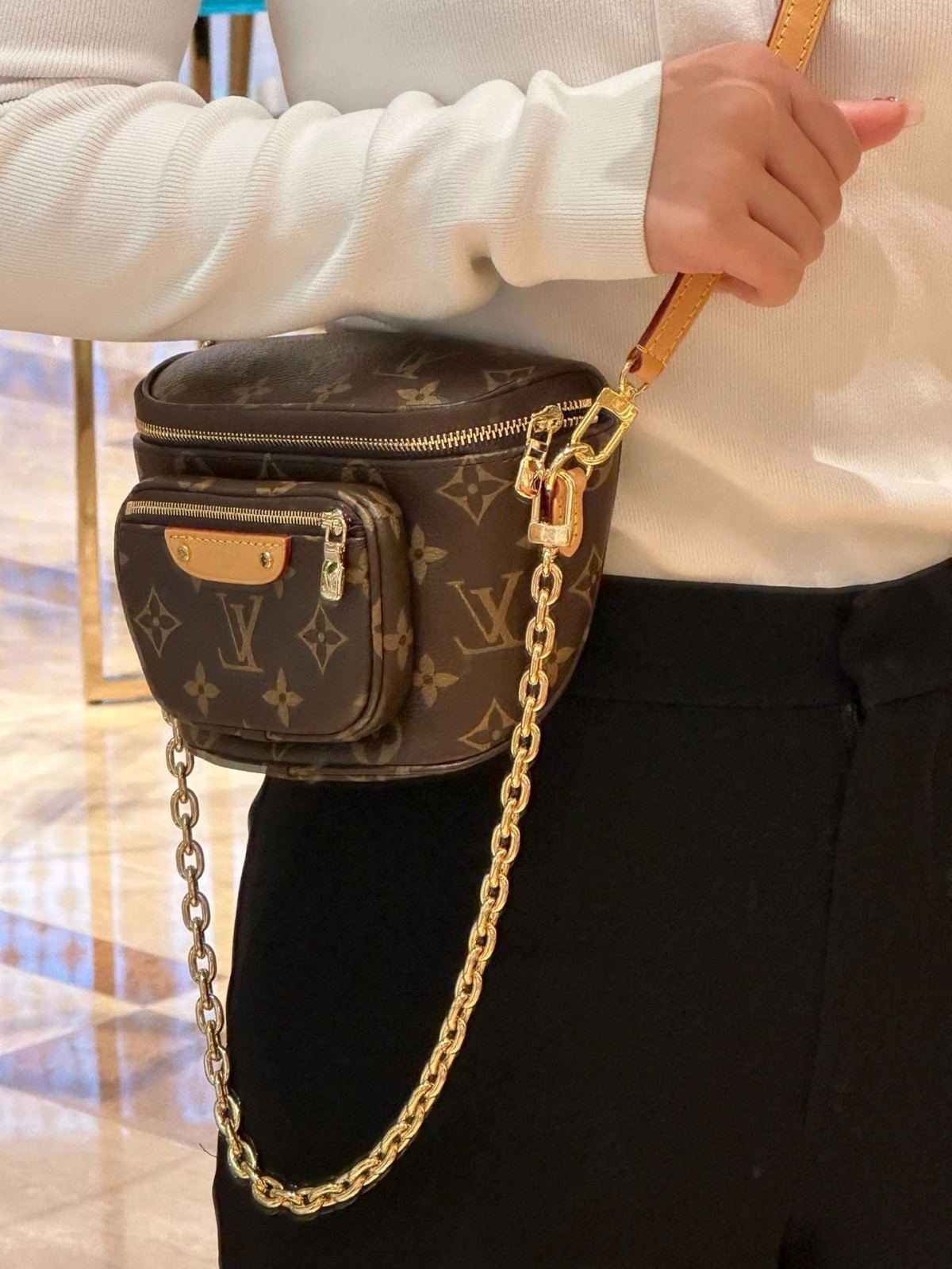 Shebag Super replica Louis Vuitton M82335 MINI BUMBAG bag review (2025 July updated)-Best Quality Fake designer Bag Review, Replica designer bag ru Shebag Super replica Louis Vuitton M82335 MINI BUMBAG bag review (2025 July updated)-Best Quality Fake designer Bag Review, Replica designer bag ru