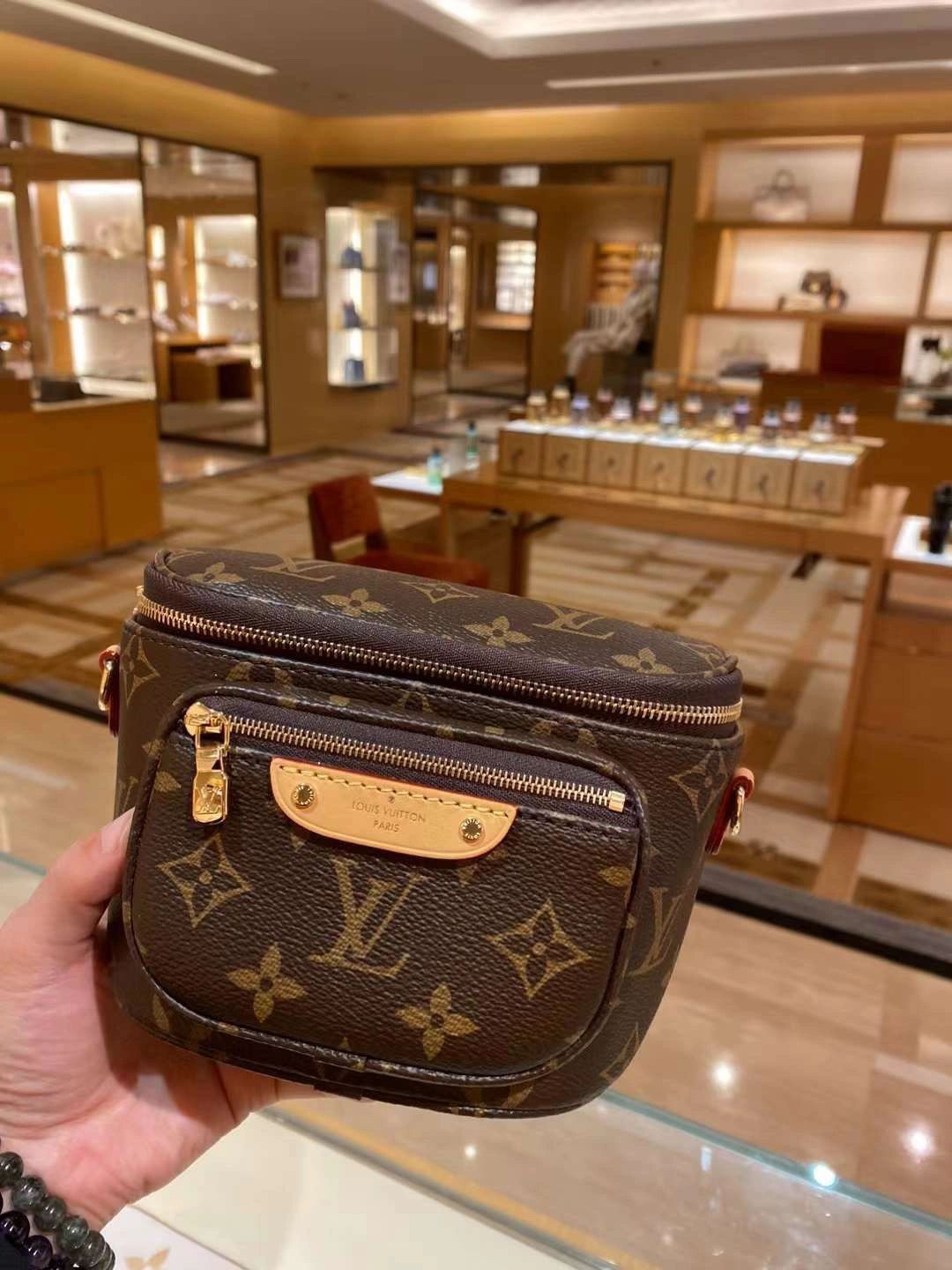 Shebag Super replica Louis Vuitton M82335 MINI BUMBAG bag review (2025 July updated)-Best Quality Fake designer Bag Review, Replica designer bag ru Shebag Super replica Louis Vuitton M82335 MINI BUMBAG bag review (2025 July updated)-Best Quality Fake designer Bag Review, Replica designer bag ru
