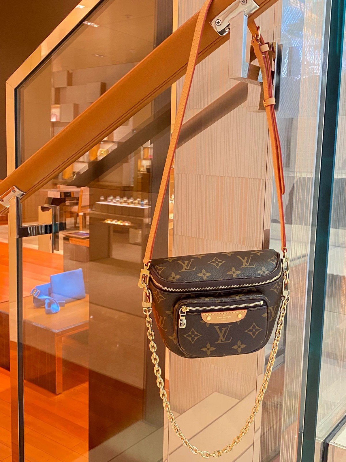 Shebag Super replica Louis Vuitton M82335 MINI BUMBAG bag review (2025 July updated)-Best Quality Fake designer Bag Review, Replica designer bag ru Shebag Super replica Louis Vuitton M82335 MINI BUMBAG bag review (2025 July updated)-Best Quality Fake designer Bag Review, Replica designer bag ru