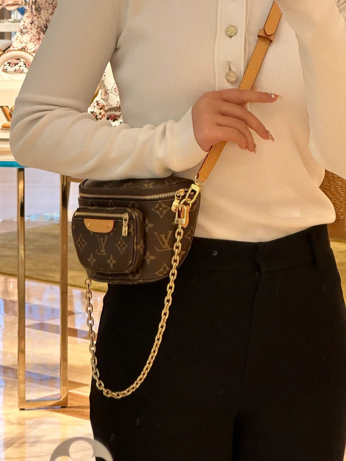 Shebag Super replica Louis Vuitton M82335 MINI BUMBAG bag review (2025 July updated)-Best Quality Fake designer Bag Review, Replica designer bag ru Shebag Super replica Louis Vuitton M82335 MINI BUMBAG bag review (2025 July updated)-Best Quality Fake designer Bag Review, Replica designer bag ru