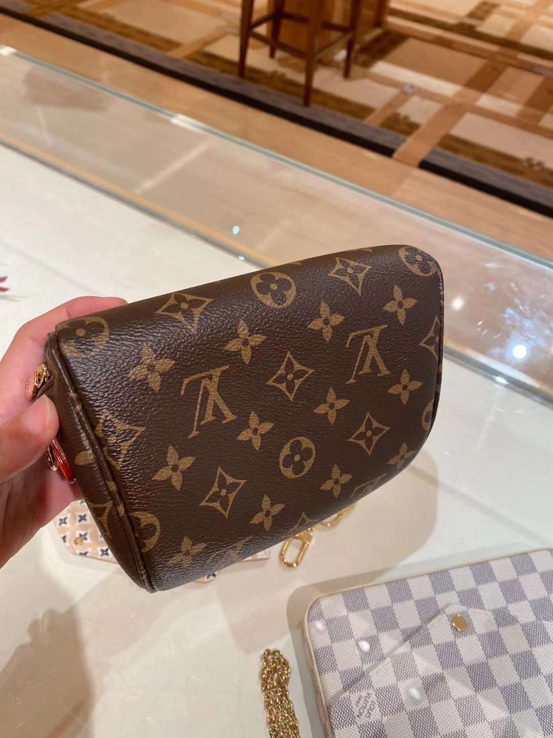 Shebag Super replica Louis Vuitton M82335 MINI BUMBAG bag review (2025 July updated)-Best Quality Fake designer Bag Review, Replica designer bag ru Shebag Super replica Louis Vuitton M82335 MINI BUMBAG bag review (2025 July updated)-Best Quality Fake designer Bag Review, Replica designer bag ru