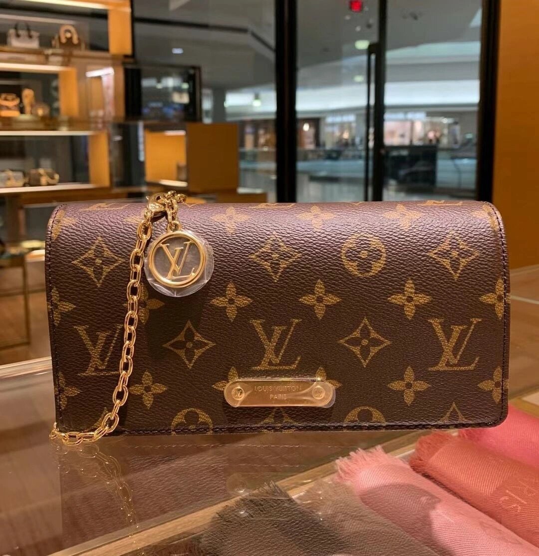Shebag supre replica Louis Vuitton M82509 WALLET ON CHAIN LILY bag review (2025 July updated)-Best Quality Fake designer Bag Review, Replica designer bag ru