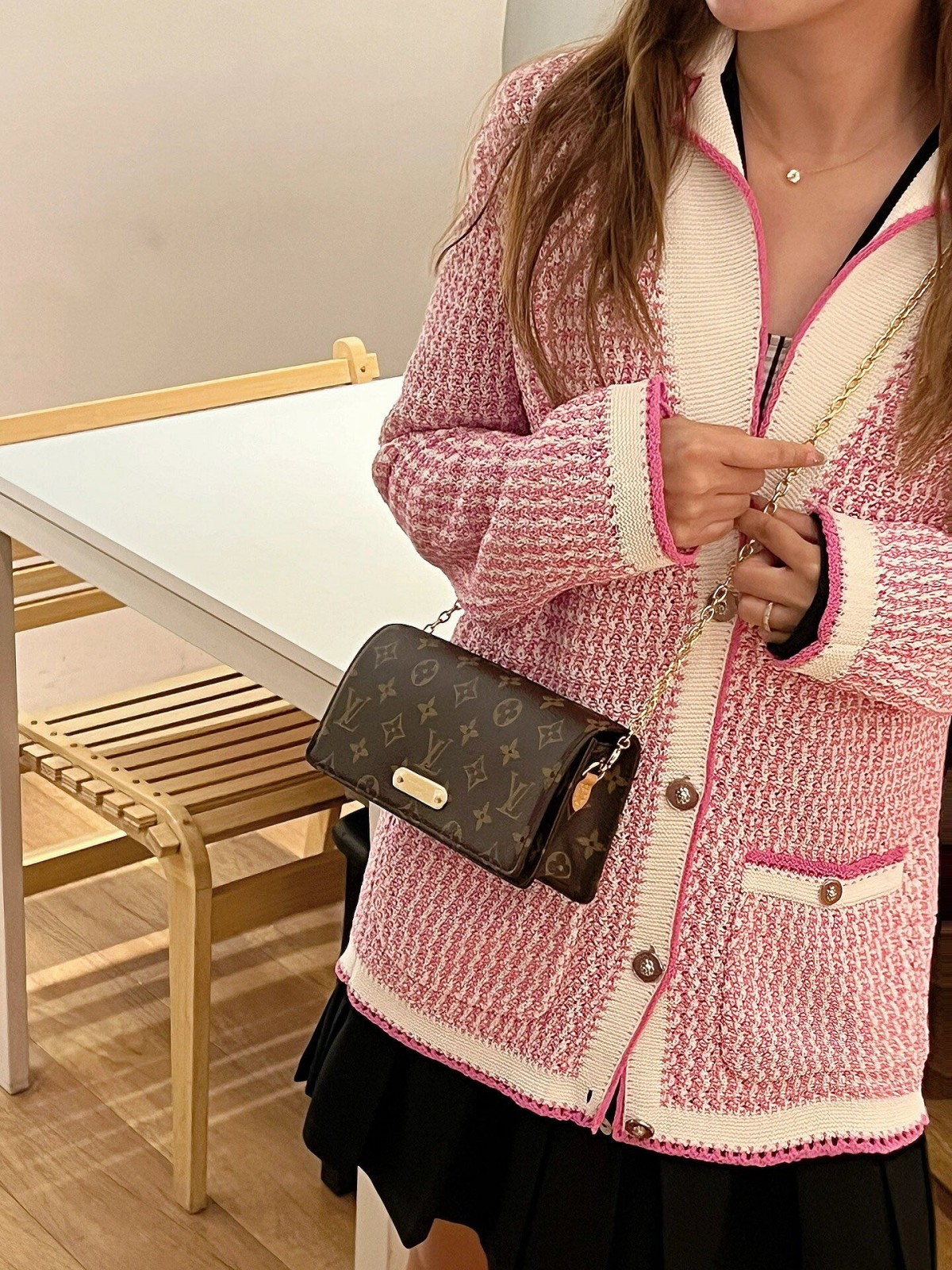 Shebag supre replica Louis Vuitton M82509 WALLET ON CHAIN LILY bag review (2025 July updated)-Best Quality Fake designer Bag Review, Replica designer bag ru