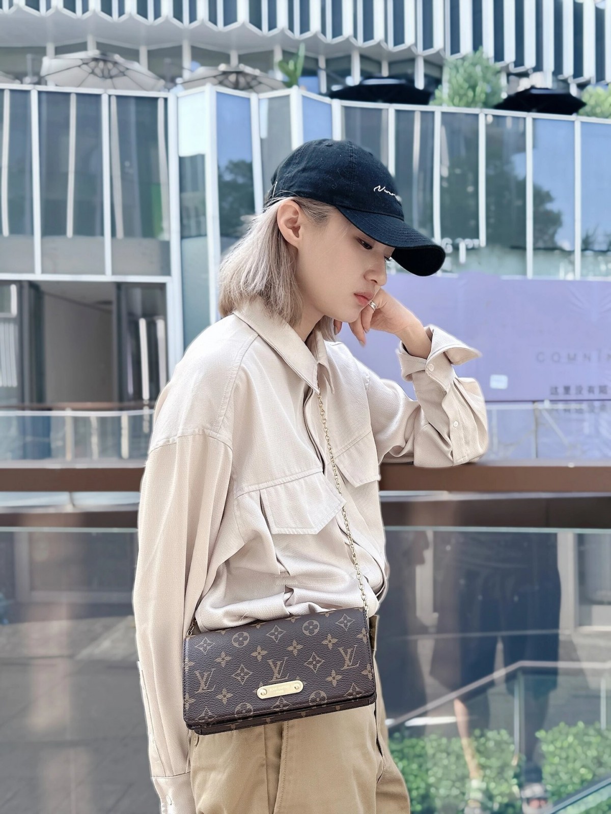 Shebag supre replica Louis Vuitton M82509 WALLET ON CHAIN LILY bag review (2025 July updated)-Best Quality Fake designer Bag Review, Replica designer bag ru