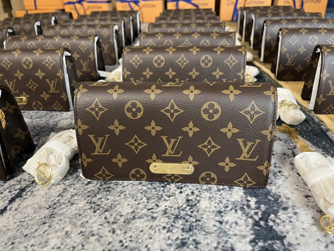 Shebag supre replica Louis Vuitton M82509 WALLET ON CHAIN LILY bag review (2025 July updated)-Best Quality Fake designer Bag Review, Replica designer bag ru