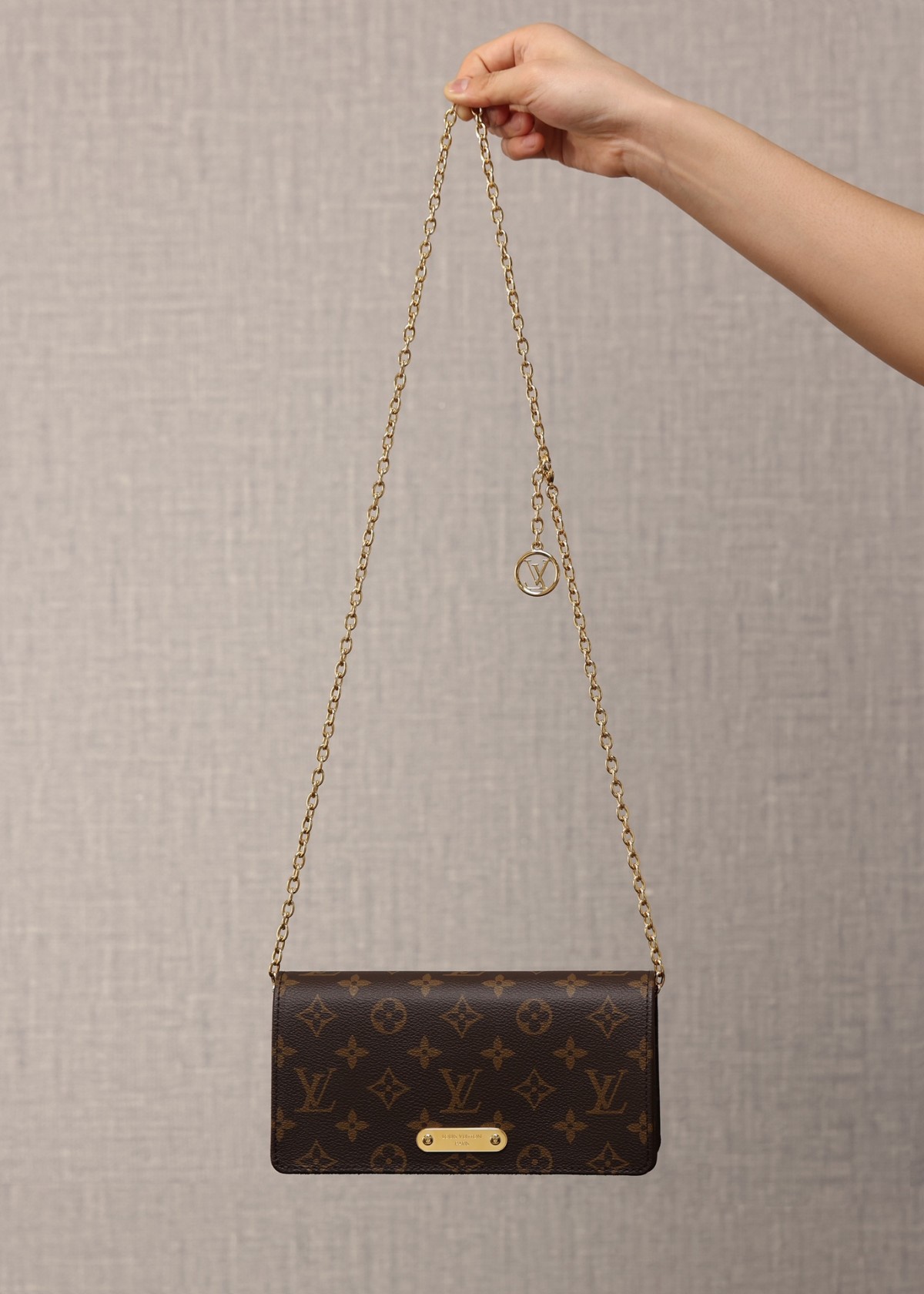 Shebag supre replica Louis Vuitton M82509 WALLET ON CHAIN LILY bag review (2025 July updated)-Best Quality Fake designer Bag Review, Replica designer bag ru
