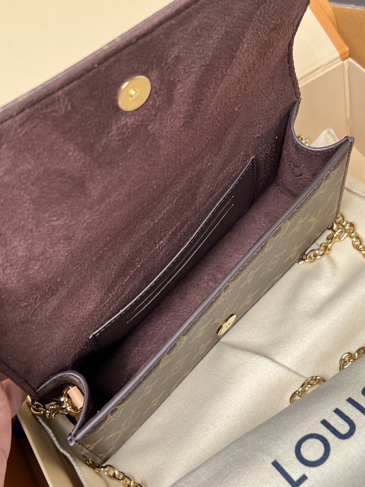 Shebag supre replica Louis Vuitton M82509 WALLET ON CHAIN LILY bag review (2025 July updated)-Best Quality Fake designer Bag Review, Replica designer bag ru