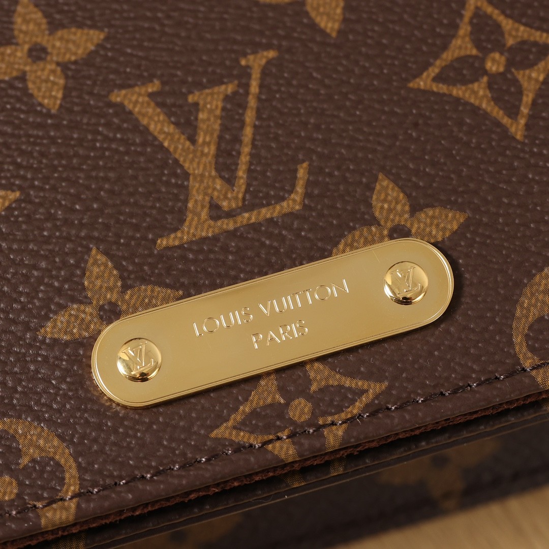 Shebag supre replica Louis Vuitton M82509 WALLET ON CHAIN LILY bag review (2025 July updated)-Best Quality Fake designer Bag Review, Replica designer bag ru